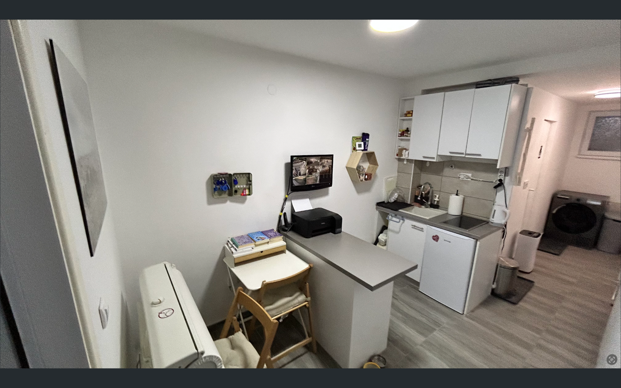 Apartman za vlasnika u prizemlju — kuhinja i radni deo